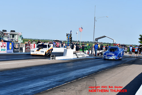 Daniel Butherus - 'Rat-A-Tude' (right lane) 
vs Steve Timoszyk - 'Detroit Tiger' (left lane)